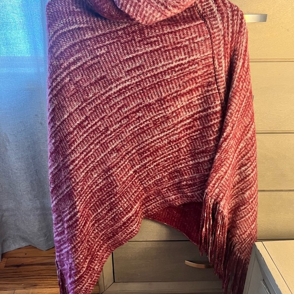 Red and White Knit Poncho - Picture 2 of 5